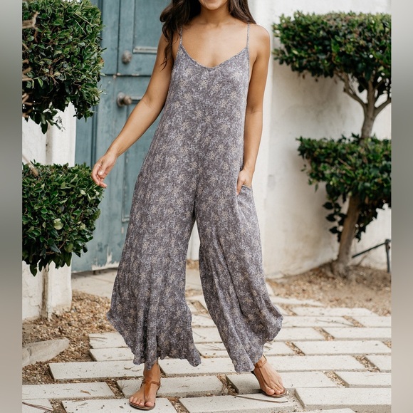 Sozy Abigail Jumpsuit Soft Dusty Pink - Picture 1 of 6
